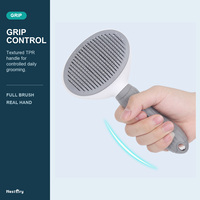 Brosse démêlante autonettoyante à pression unique pour chiens/chats, élimine les poils avec des picots en acier inoxydable courbés et une poignée texturée en TPR