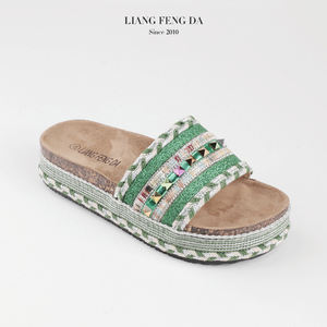 Suministro de fábrica Sandalias de corcho Lujo Moda Verano Nuevo diseño para zapatillas para damas OEM PVC Zapatos Tacón Suministro de fábrica Venta caliente - Product Image 6