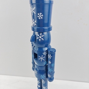 Figurine décorative en bois de 14 pouces, finition bleue brillante, avec flocons de neige, <span class=keywords><strong>casse</strong></span>-<span class=keywords><strong>noisette</strong></span> pour la décoration, vente en gros - Product Image 5