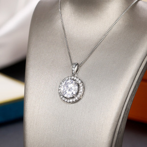 Collana con ciondolo rotondo classico per donna, gioielli di moda in stile europeo americano - Product Image 4