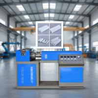 Machine de fabrication de profilés de protection d'angle pour PVC/PC, conception à vis simple, rapport L/D 30:1, puissance 11 kW - Production automatique de profilés