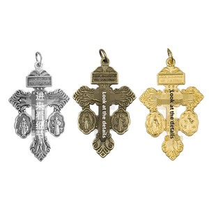 Fornitore all'Ingrosso di Accessori per Gioielli Religiosi, Ciondolo Croce del Perdono con Medaglia di San Benedetto in Lega di Zinco per la Creazione di Rosari e Crocifissi - Product Image 5