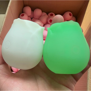Massagem rosa colorida estimula o ponto G, clitóris, chupando a língua, lambendo as peitos, vibrador rosa, brinquedos sexuais para adultos e mulheres