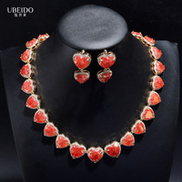 Luxuriöses rotes Herz-Set mit Zirkonia-Halskette, Armband und Ohrringen, Brautschmuck für Hochzeiten und Partys, hochwertiges modisches Geschenk für Frauen.