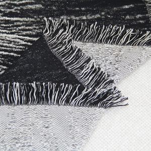 MOQ 1 pièce <span class=keywords><strong>Couverture</strong></span> tapisserie jacquard tissée sur mesure de haute qualité, motif <span class=keywords><strong>Roi</strong></span> <span class=keywords><strong>Lion</strong></span> noir et blanc, 20% Coton 80% Polyester - Product Image 5