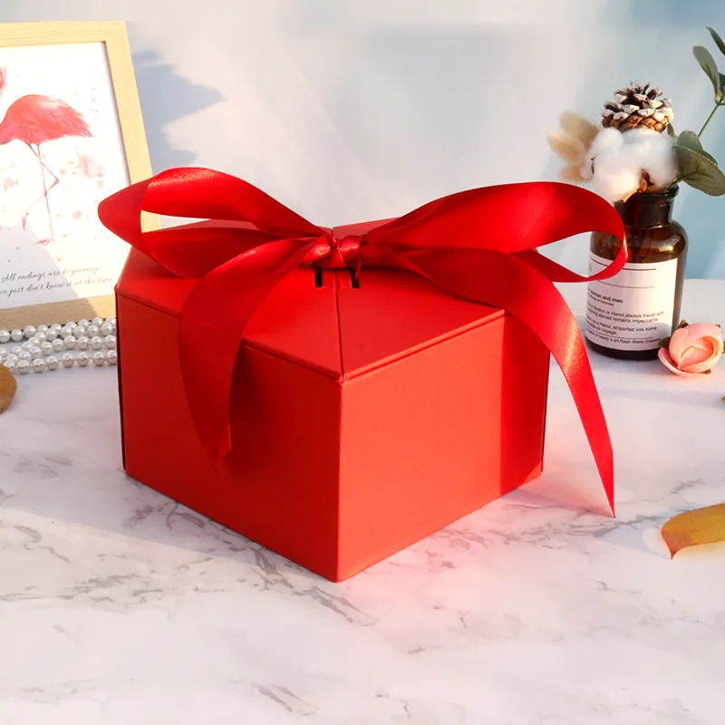 Kotak Hadiah Kertas Oktagon Kardus Berbentuk Hati Grosir Kemasan Kotak Hadiah Merah Cantik Mewah dengan Pita