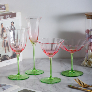 Verres à vin uniques de luxe faits à la main <span class=keywords><strong>en</strong></span> forme de fleur vintage antique flûte à <span class=keywords><strong>champagne</strong></span> verre à martini verres à vin coupé vert rose - Product Image 2
