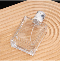 Flacon de parfum carré transparent en verre de 30 ml, col serti de 15 mm, atomiseur de parfum vide, capuchon en marbre noir mat, personnalisable pour crème visage et mascara