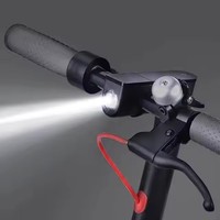 Trottinettes électriques : entrepôt américain, trottinette électrique intelligente à deux roues avec contrôle par application et localisation du véhicule