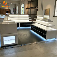 Perlengkapan Display Optik Kayu Berkualitas Tinggi dengan Lampu LED, Kios Toko Kacamata Bentuk Lengkung, Display Showcase Kacamata