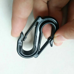 Crochets en S noirs résistants aux UV - Pinces robustes pour la fixation de bâches d'ombrage et de filets anti-oiseaux dans l'agriculture et le jardinage - Product Image 1