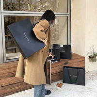 Sacs shopping en papier de luxe personnalisés avec poignées pour boutique de vêtements pour femmes, salon de beauté, emballage cadeau