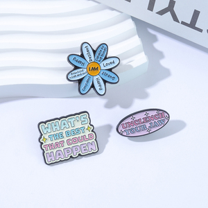 Pin Esmaltado con Frase de Amor Propio Positivo y Diseño Floral, Insignia 'I AM Loved Strong', Broche '¿Qué es lo mejor que puede ocurrir?', Joyería, Regalo - Product Image 1
