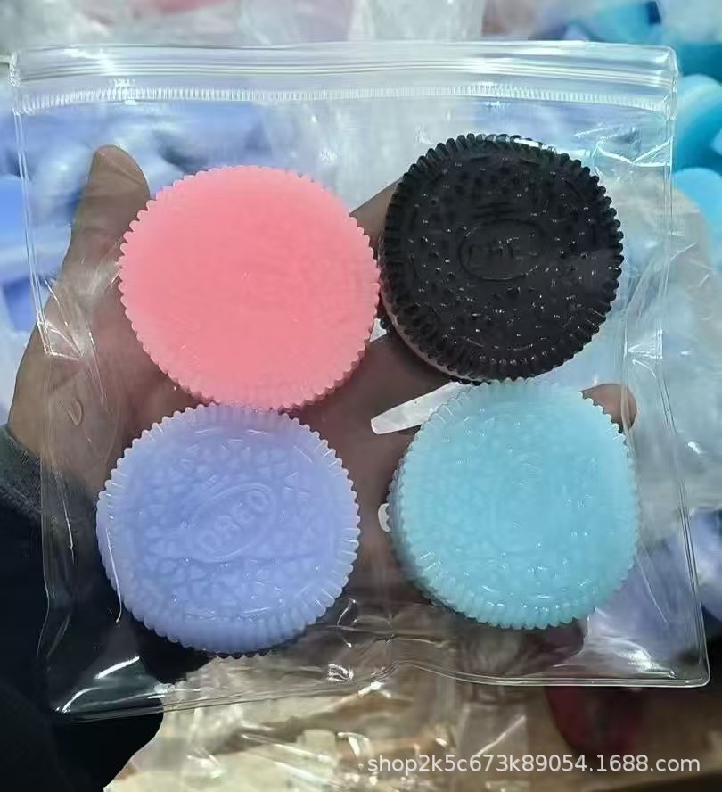 Oreo cookies-random color