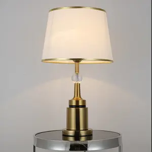 Лидер продаж, Роскошная лампа в стиле Морден из железа и ткани для спальни, настольная лампа для гостиной