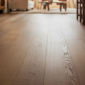 Parquet en bois d'ingénierie AVANTIMORA en chêne blanc européen, apprêté au gesso, trois couches, qualité AB E0 E1, rainuré et langueté, 18 mm, conforme RoHS, avec finition Apartment - Product Image 1