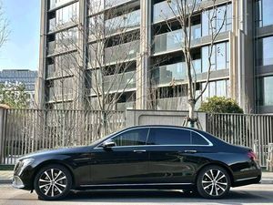 Mercedes-Benz <span class=keywords><strong>Classe</strong></span> <span class=keywords><strong>E</strong></span> Nouvelle Énergie 2020 <span class=keywords><strong>E</strong></span> 300 <span class=keywords><strong>e</strong></span> L 2.0T Automatique - Product Image 5