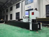 Machine de découpe laser à fibre pour tubes métalliques à prix réduit, découpeuse laser à fibre CNC haute vitesse pour le traitement des tuyaux métalliques