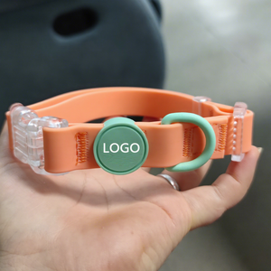 Collar de Lujo para Perro y Gato, Personalizado con Logotipo, Suave al Tacto como el Cuero, Impermeable, Ajustable, con Hebilla - Product Image 1