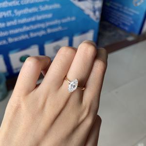 18Kゴールドカスタムエンゲージリングダイヤモンド2カラットマーキスソリティアモアッサナイトリングバンド女性用ウェディングデザイン - Product Image 1