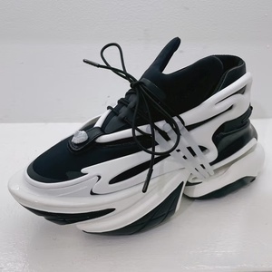 Nouvelles chaussures de sport polyvalentes pour hommes et femmes, modèle 2026, à semelles épaisses, lacets et talons surélevés, populaires dans le style streetwear - Product Image 3