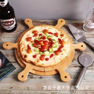 Vassoio per pizza in bambù Premonition con 4 manici, tagliere e piatto da portata per cene, bistecche e pane - Product Image 1