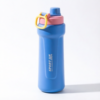 Bouteille d'eau de sport en PP sans BPA de 750 ml, portable avec boucle de transport, couvercle anti-fuite, pour la salle de sport, les étudiants, les activités de plein air