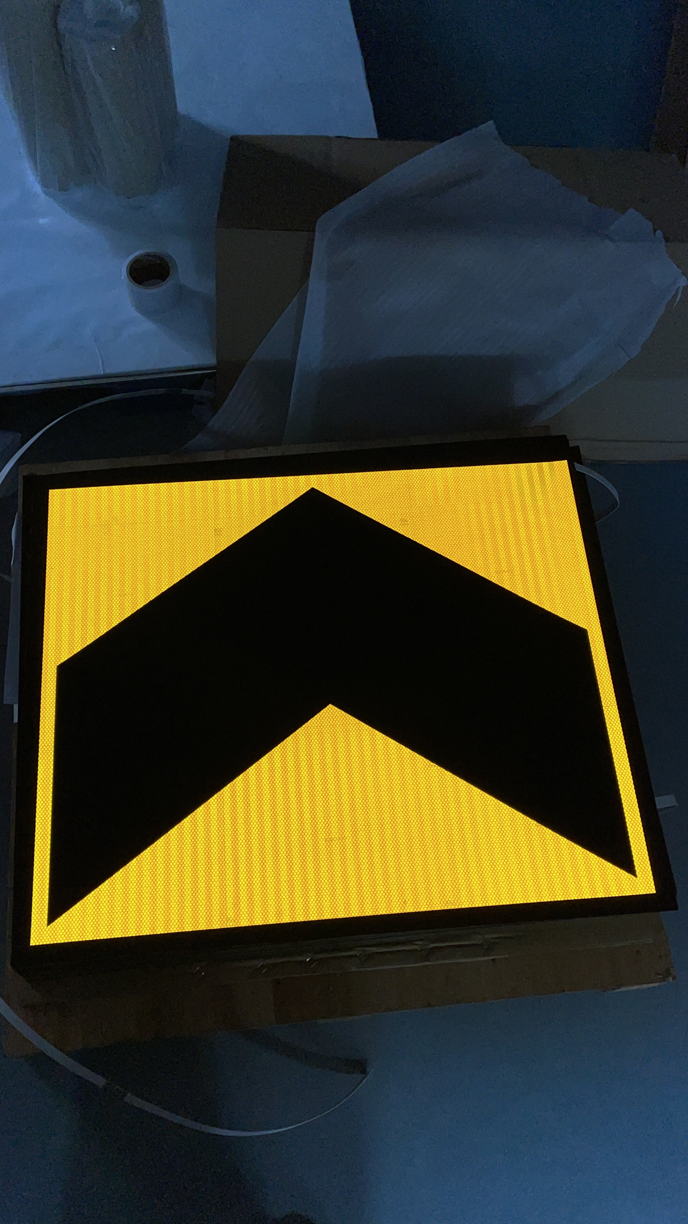 jaune
