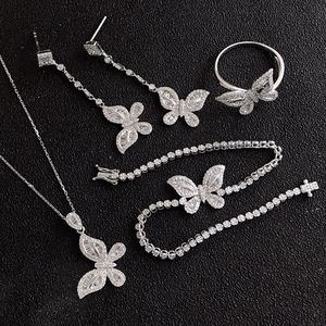 Juego de Joyería Xinfly de Oro Real de 18K con Colgante de Mariposa con Diamantes, Collar, Anillo, Pulsera y Aretes para Fiestas, Bodas y Regalos - Product Image 1