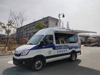 Nuevo vehículo 1veco 4x2 DR, camión hospitalario con sala de rayos X móvil para exámenes físicos y toma de muestras de sangre.