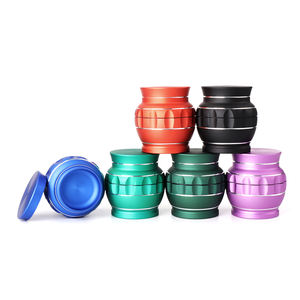 Molino de Especias y Hierbas de Aleación de Aluminio de 3 Pulgadas (63 mm) y 5 Capas con Contenedor, Diseño de Jarrón - Product Image 3