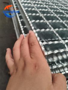 Grille en acier soudée dentelée galvanisée à chaud pour bâtiments industriels, civils et commerciaux - Product Image 2