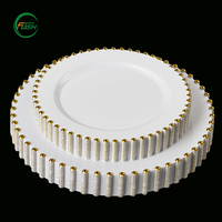 Assiettes jetables en plastique PS de 7 pouces de qualité supérieure avec bord doré, vaisselle élégante pour mariages et banquets – Vente en gros Flash
