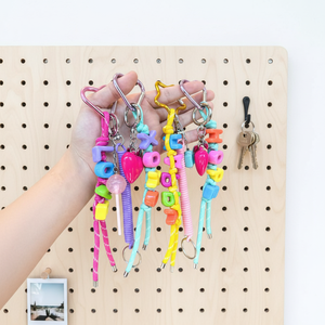 Porte-clés en corde tressée créative et colorée avec lettres, design cœur de dessin animé, accessoires de la Saint-Valentin, pendentif de sac, décoration - Product Image 4