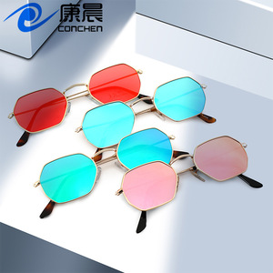 Gafas de sol de metal para mujer estilo europeo, montura negra, protección UV400, diseño poligonal para viajes y moda - Product Image 5