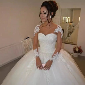 Vestido de Novia al por Mayor, Nuevo, Color Piel, Manga Larga, con Bordado Plano y Encaje - Product Image 3
