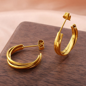 ต่างหูแบบห่วงรูปตัว C สามชั้น ชุบทอง 18K สแตนเลสสตีล สำหรับผู้หญิง สวมใส่ได้ทุกวัน - Product Image 1