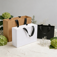 Sac en papier kraft recyclable de luxe premium avec poignée en ruban pour vêtements, emballage de café, bougies et artisanat - Surface imprimée offset