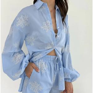 Conjunto de 2 Piezas de Lino Casual para Mujer, Estilo Nuevo 2025, Camisa de Algodón Bordada y Pantalones Cortos por Encima de la Rodilla, Venta Caliente OEM - Product Image 3