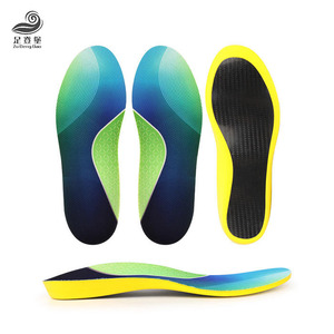 Semelles orthopédiques de basketball JD ODM personnalisées de Chine (Fujian) avec soutien de la voûte plantaire, plaque en carbone souple et fibre de carbone pour un confort optimal - Product Image 1