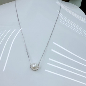 Collier de perles d'eau douce naturelles Zhuji 8-9 mm pour femmes, style classique en forme de croissant d'aurora, perles d'eau douce magnifiques et impeccables - Product Image 2
