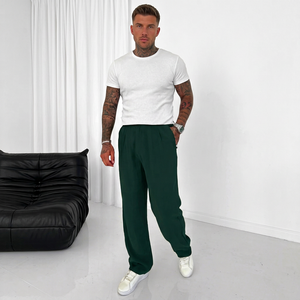 Pantalon de survêtement pour homme, vert foncé, taille élastique, plissé, décontracté, en polyester mi-lourd, séchage rapide, couleur unie, style automne - Product Image 1