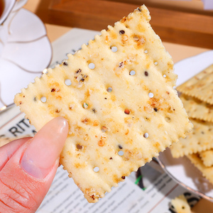 Bán Buôn Bánh Mặn Soda Bánh Quy 12G Muối Biscuit Chip Soda Bánh Quy Đen Truffle Ham Soda Biscuit - Product Image 5