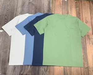 Camiseta de algodón peinado 100% ringspun de 180 g/m², color negro sólido, transpirable, con serigrafía personalizada de alta calidad al por mayor para hombre - Product Image 3