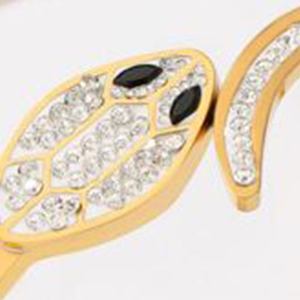 Bracciale a Forma di Serpente con Diamanti in Acciaio Inossidabile Placcato Oro, Lussuoso Braccialetto Unisex per Uso Quotidiano - Product Image 4