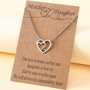 Collar Personalizado <span class=keywords><strong>de</strong></span> Acero Inoxidable con Doble Corazón Hueco para el Día <span class=keywords><strong>de</strong></span> la Madre, Cadena <span class=keywords><strong>de</strong></span> Clavícula para Padres e Hijos - Product Image 3