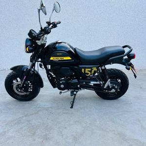 <span class=keywords><strong>Moto</strong></span> Super <span class=keywords><strong>Mini</strong></span> 150 Retro Bobber d'occasion, finition noire, phare LED rond, siège bas, idéale pour débutant, trajets urbains, <span class=keywords><strong>mini</strong></span> cruiser - Product Image 4