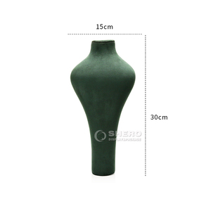 Set de Bustos de Exhibición de Joyería de Resina con Tela de Microfibra, Varios Tamaños, Impresión de Logotipo Personalizado, Suministro de Fábrica al por Mayor para Joyerías - Product Image 2