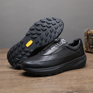 Chaussures bateau pour hommes en cuir véritable, bout rond, respirantes, semelle intermédiaire en EVA, semelle extérieure en caoutchouc, toutes saisons, couleur unie - Product Image 2