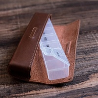 Boîte de rangement pour médicaments Vintage Handmade PU Leather Outdoor Travel Portable Classification Pill Capsule